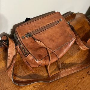 NWT Frye Crossbody leather bag. Zip camera bag. Dust bag included.